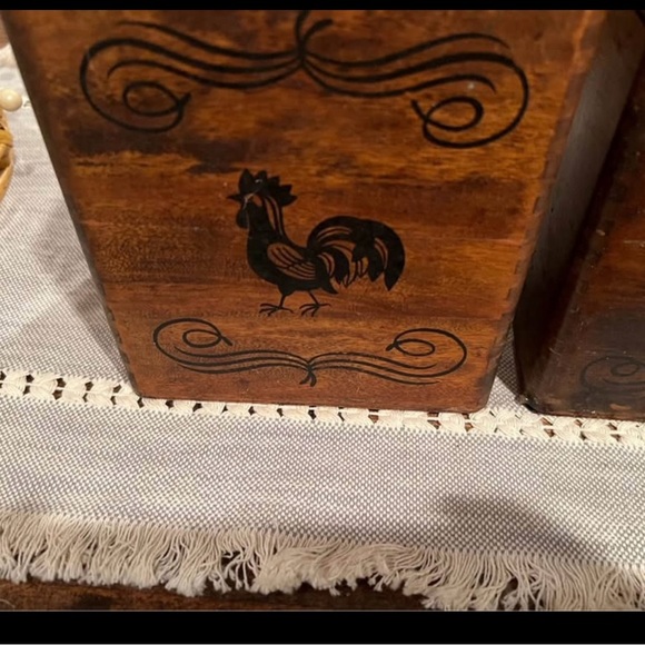 Vintage Rustic Brown Wooden Canister Set with Rooster Design, set of 4, see pics - Picture 2 of 6